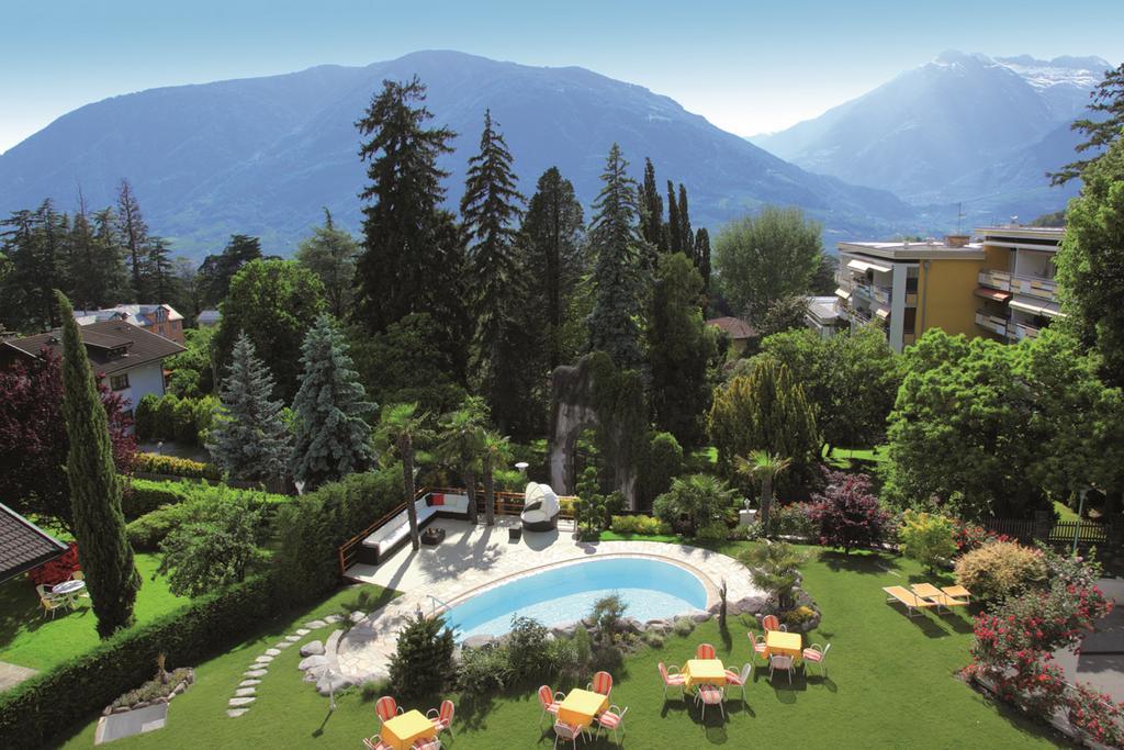 Hotel Sonnenburg Meran Exterior foto