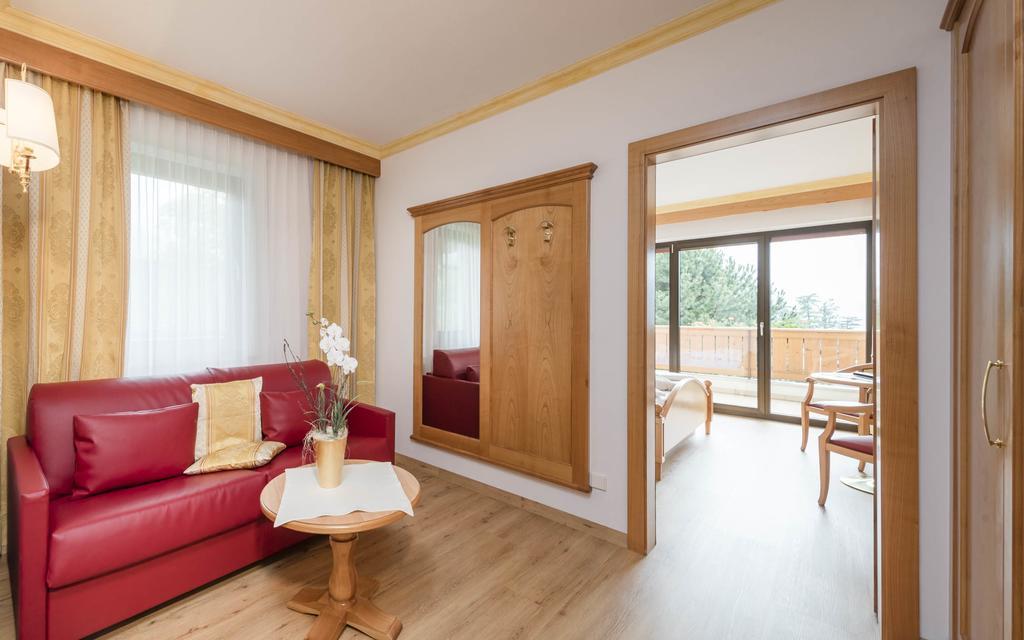 Hotel Sonnenburg Meran Zimmer foto